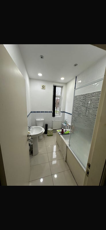 Room Metchley Lane in Birmingham