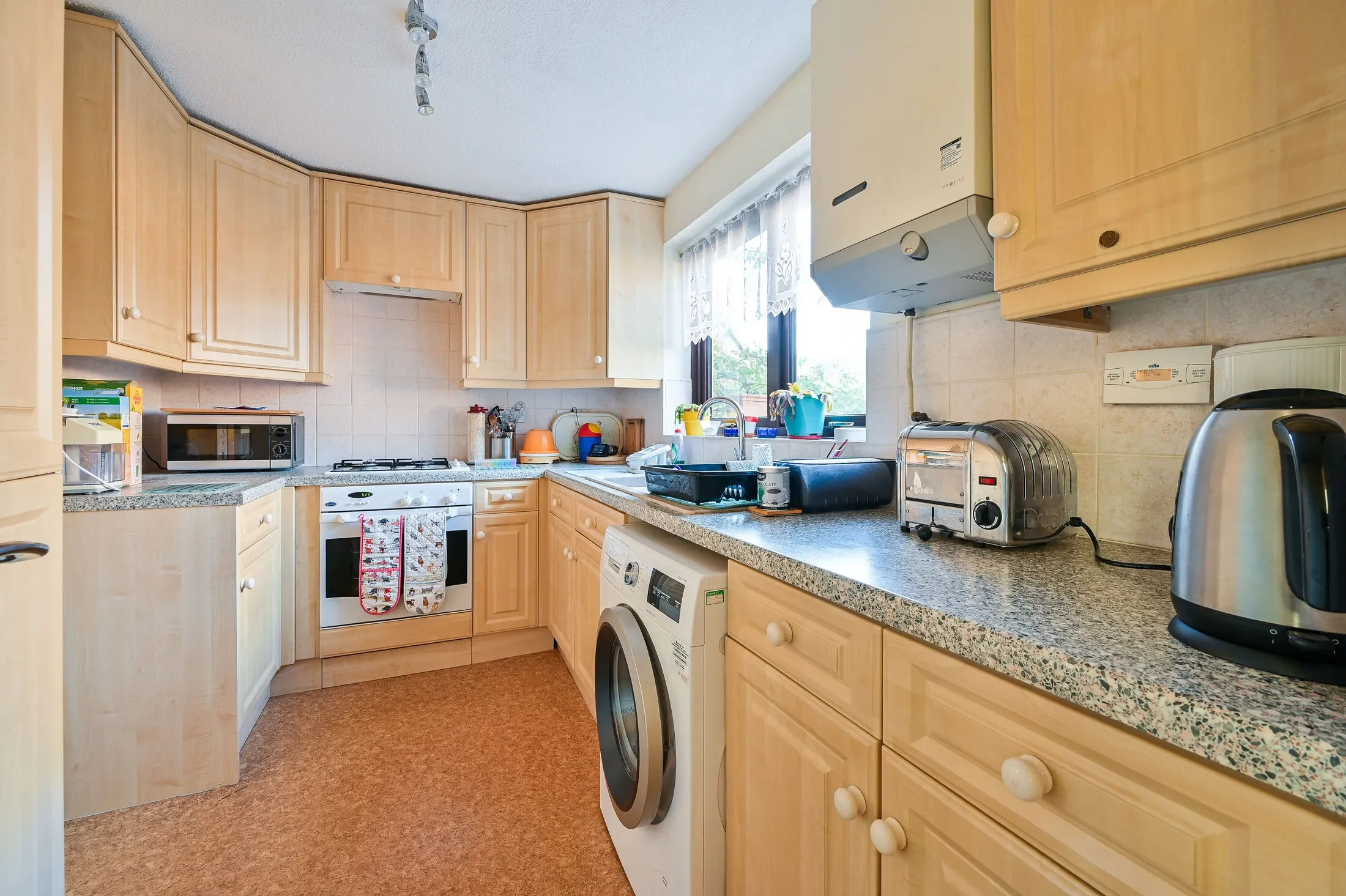 House Salter Road in Greater London
