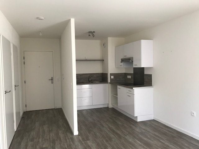 Flat Avenue Georges Clemenceau in Caen