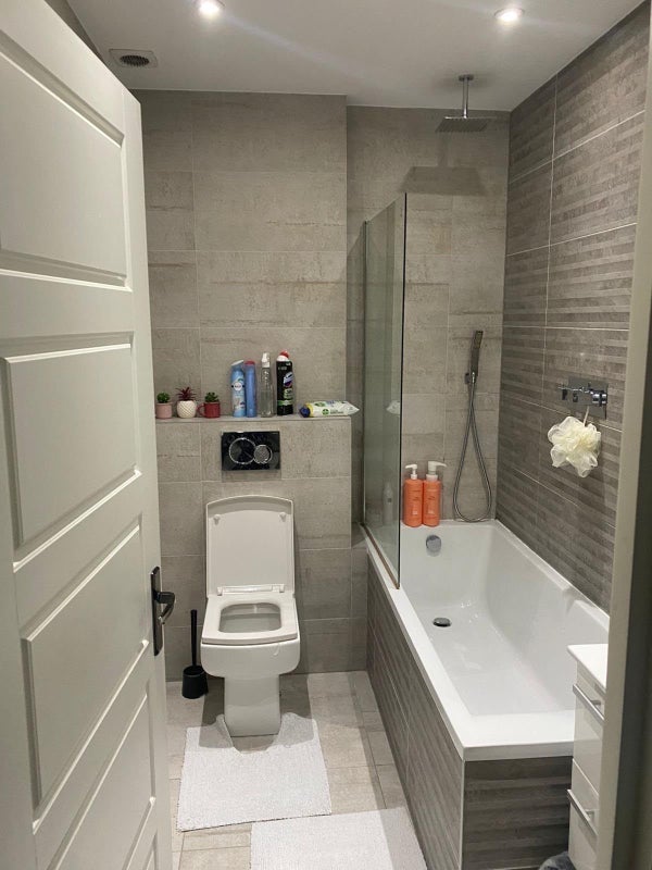 Room Reeves Road in Greater London