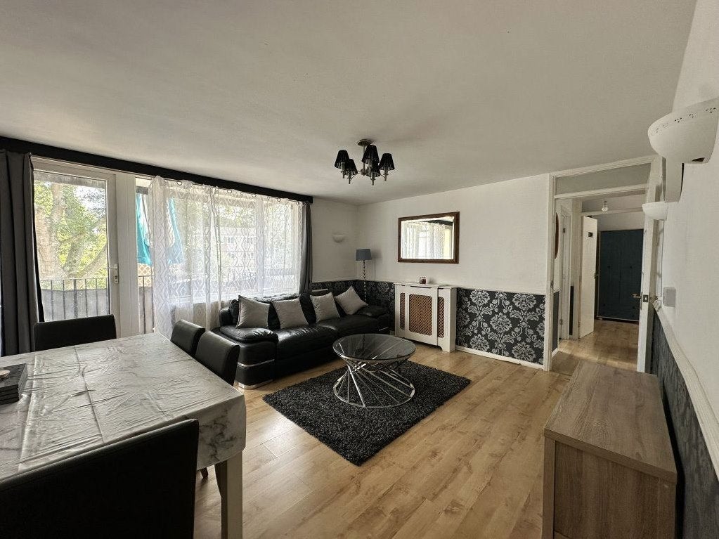 Flat Wood View in Hemel Hempstead