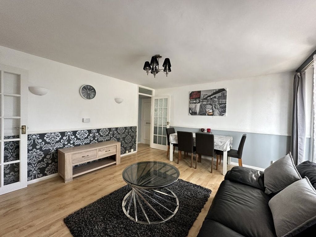 Flat Wood View in Hemel Hempstead