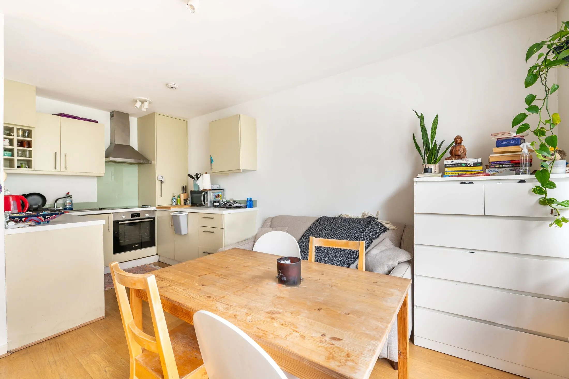Flat Newton Road in City of Westminster