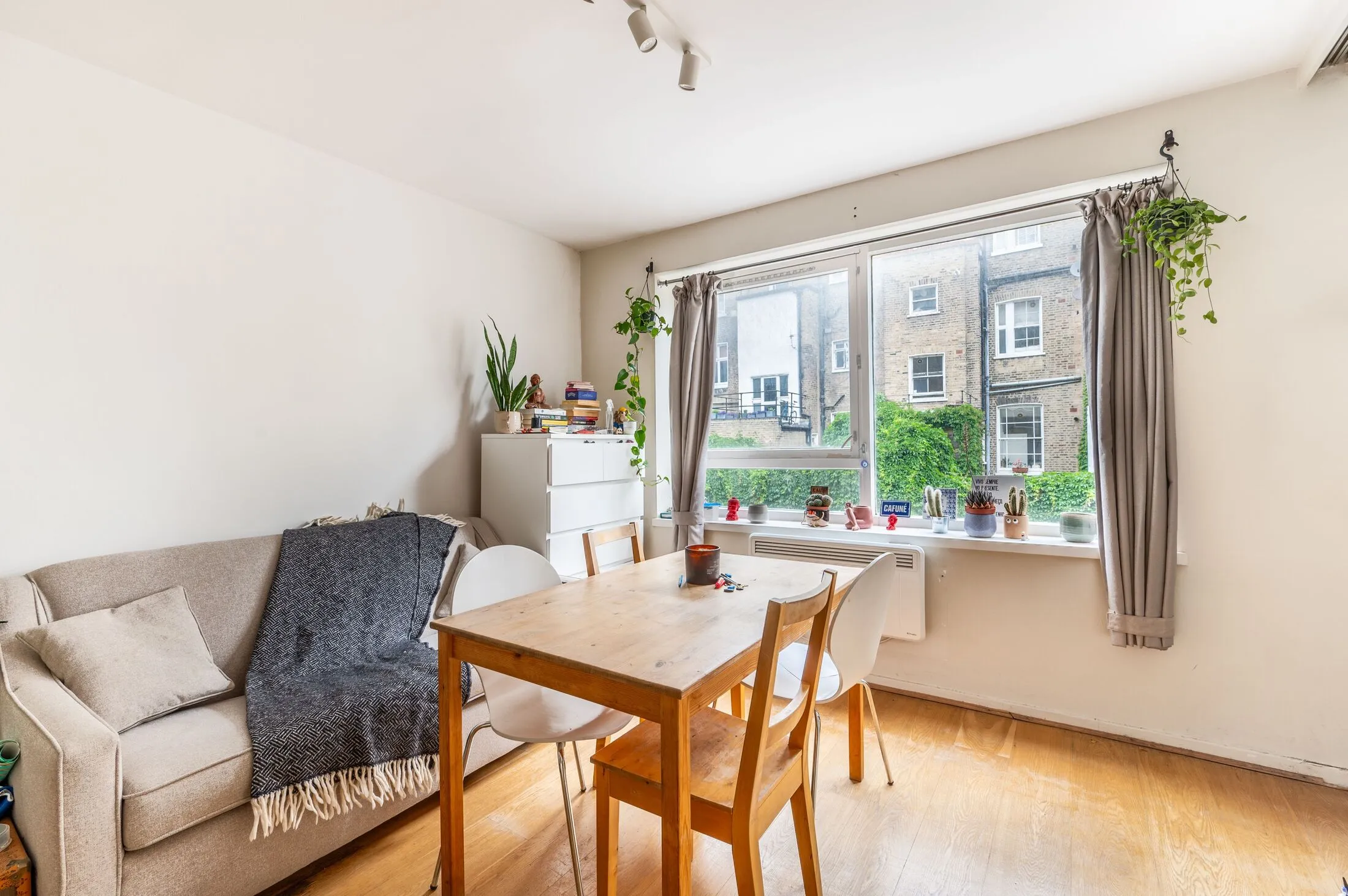 Flat Newton Road in City of Westminster