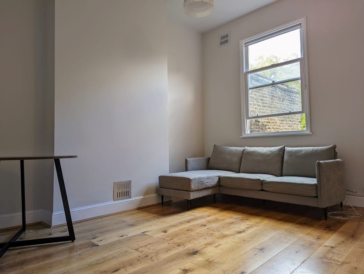 Flat Dunford Road in Greater London