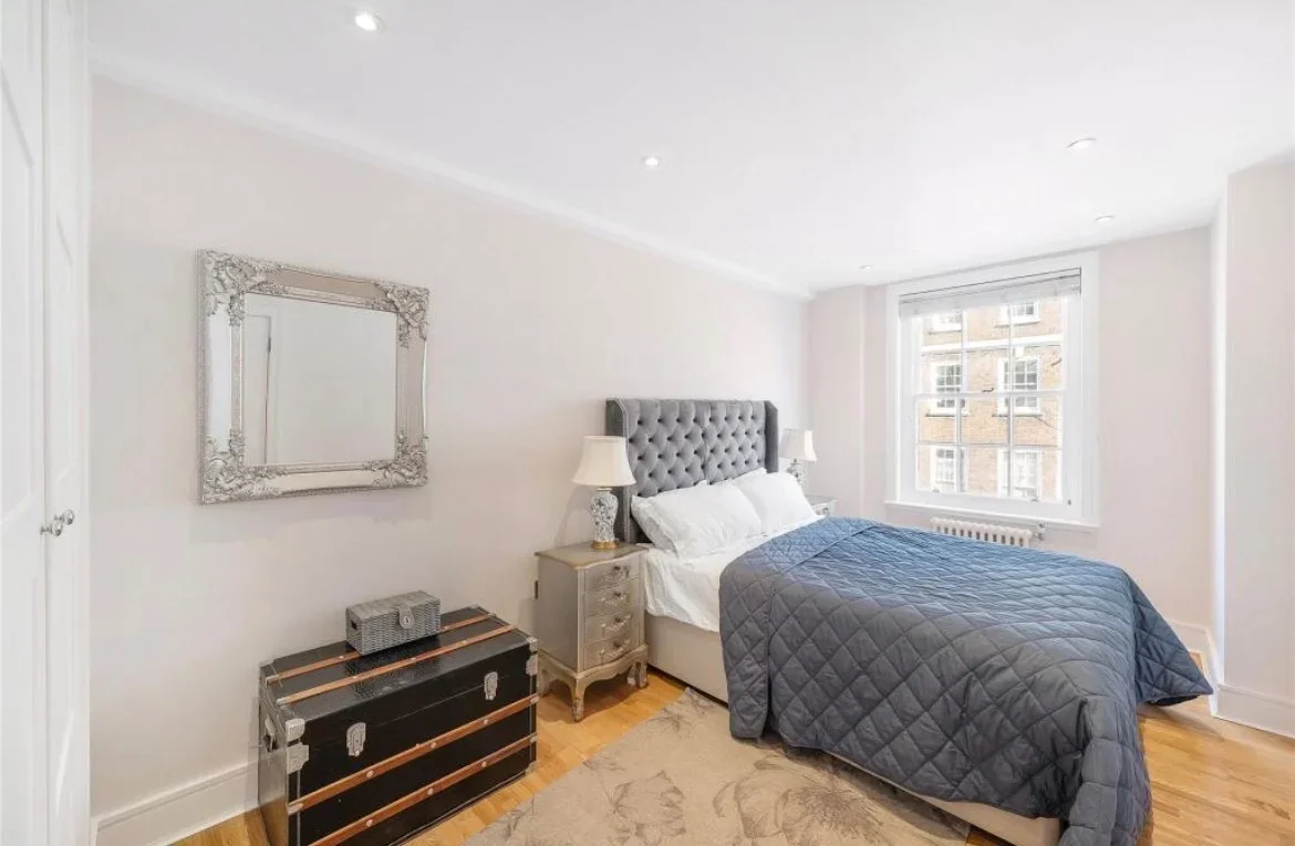 Flat Medway Street in City of Westminster