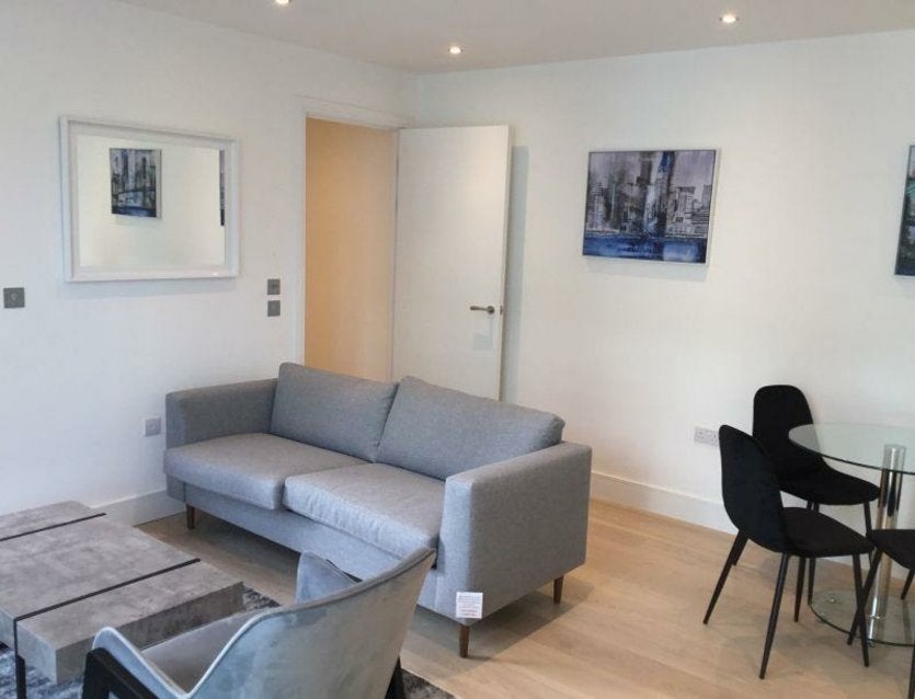 Flat Bentinck Road in Greater London
