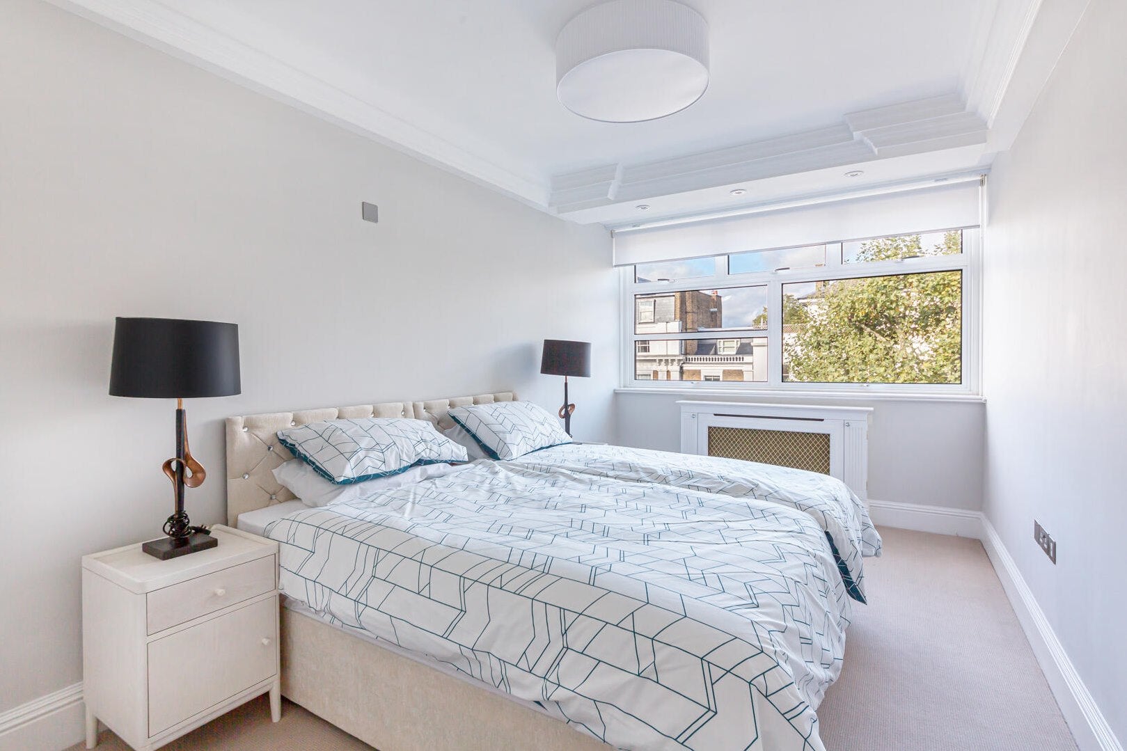 House Ladbroke Road in Greater London