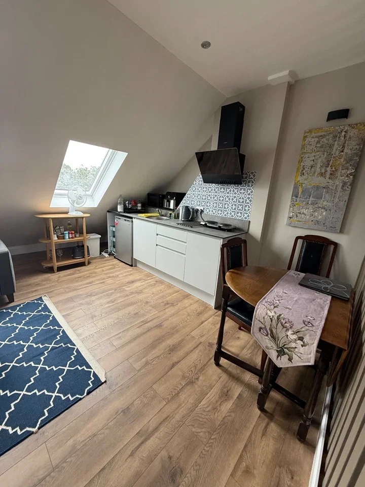 Flat Rectory Road in Greater London
