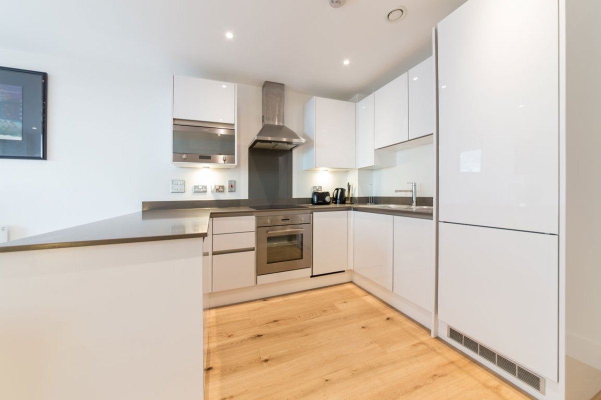 Flat Hoy Street in Greater London