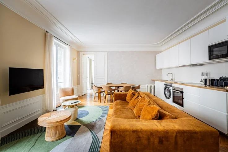 Flat Rue de Rome in Paris