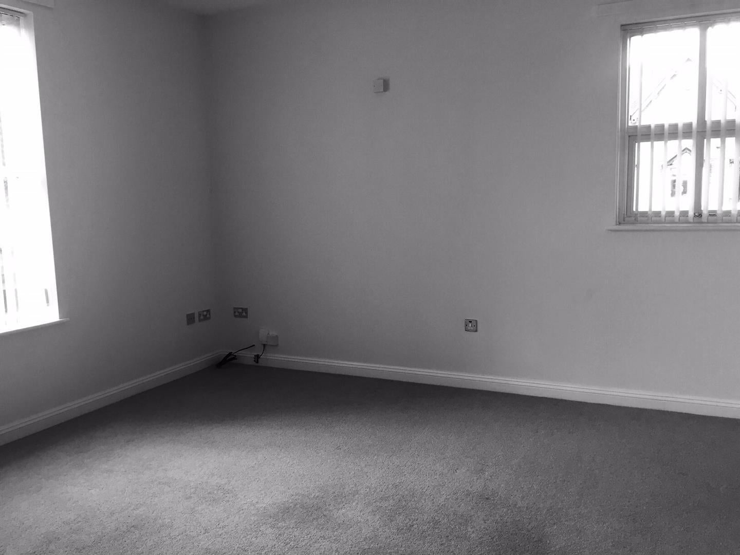 Flat Ivanhoe Road in Lichfield