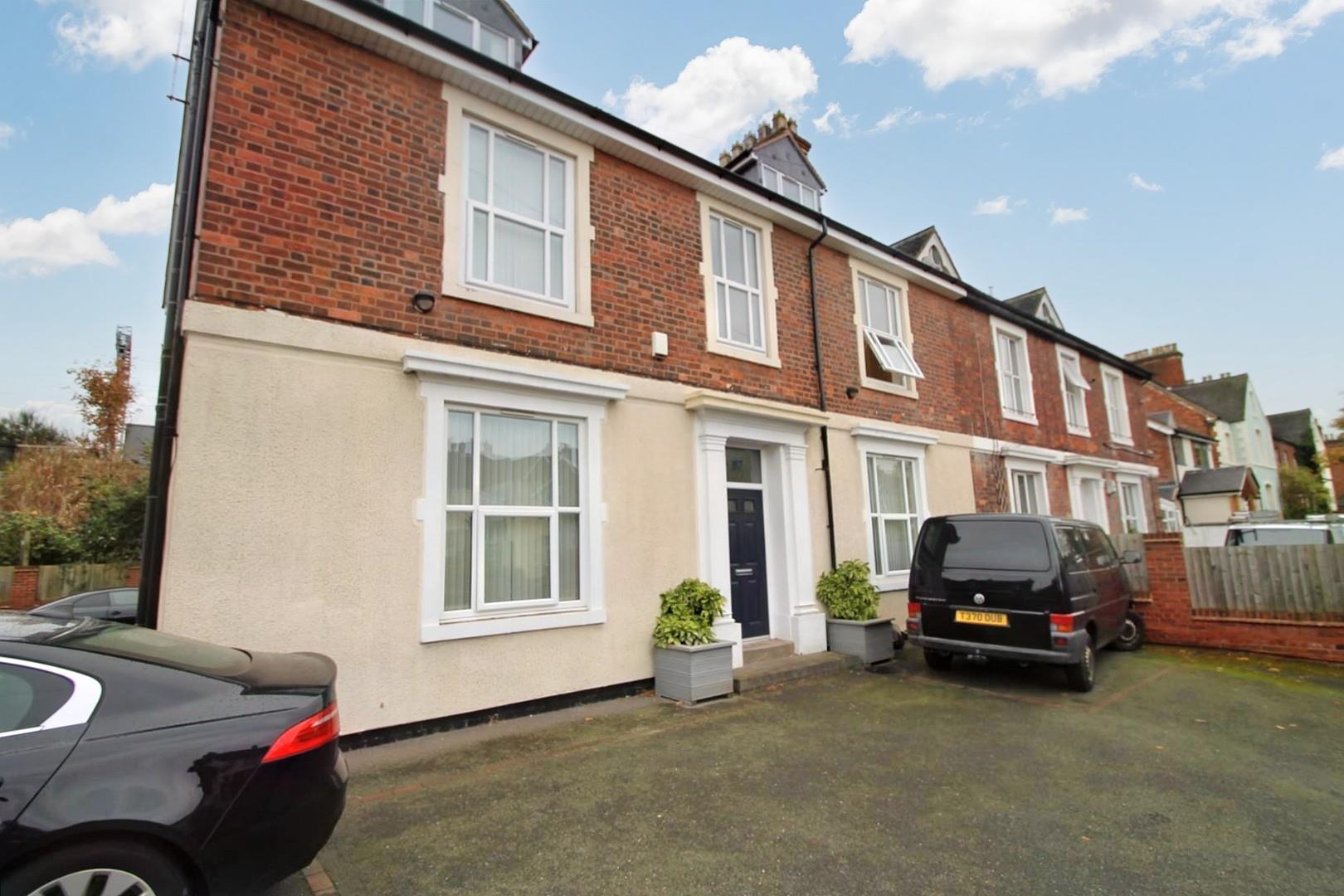 Flat Ivanhoe Road in Lichfield