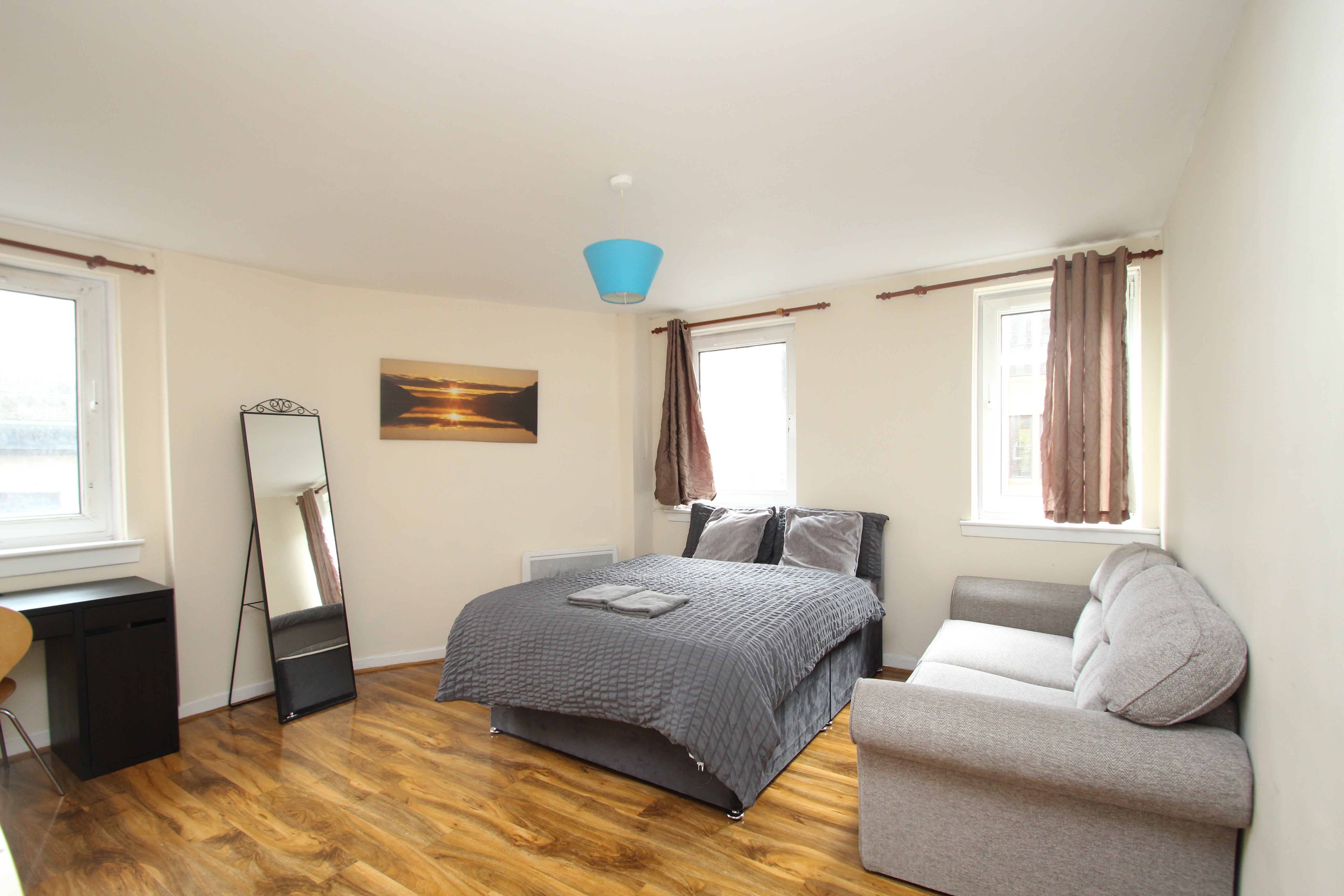 Flat Sauchiehall Street in Glasgow