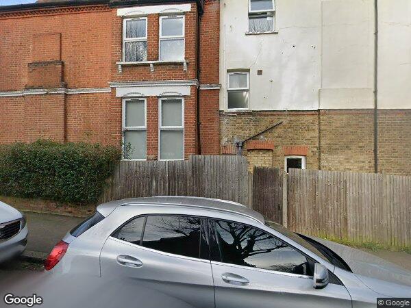 Flat Thurlby Road in Greater London