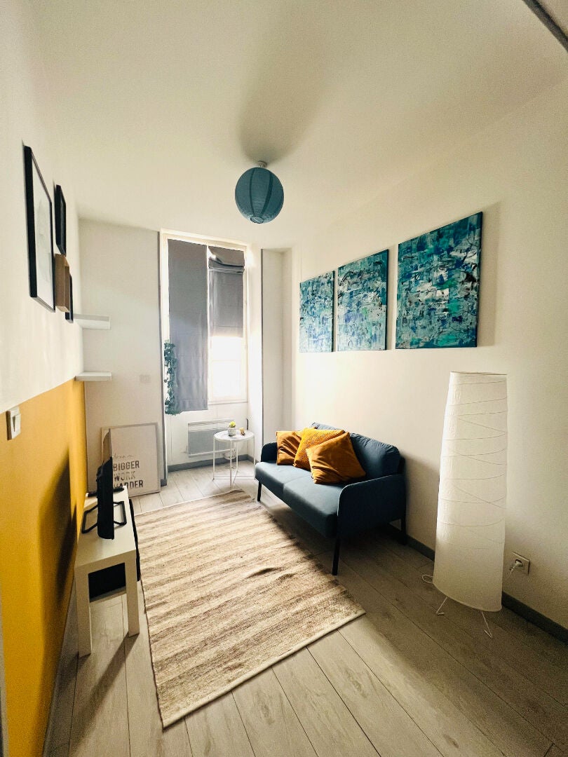 Flat Rue Contrescarpe in Bordeaux