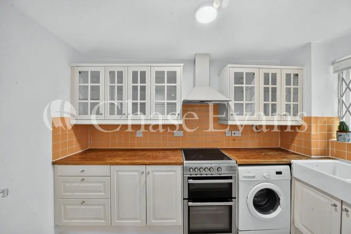 Flat Taeping Street in Greater London