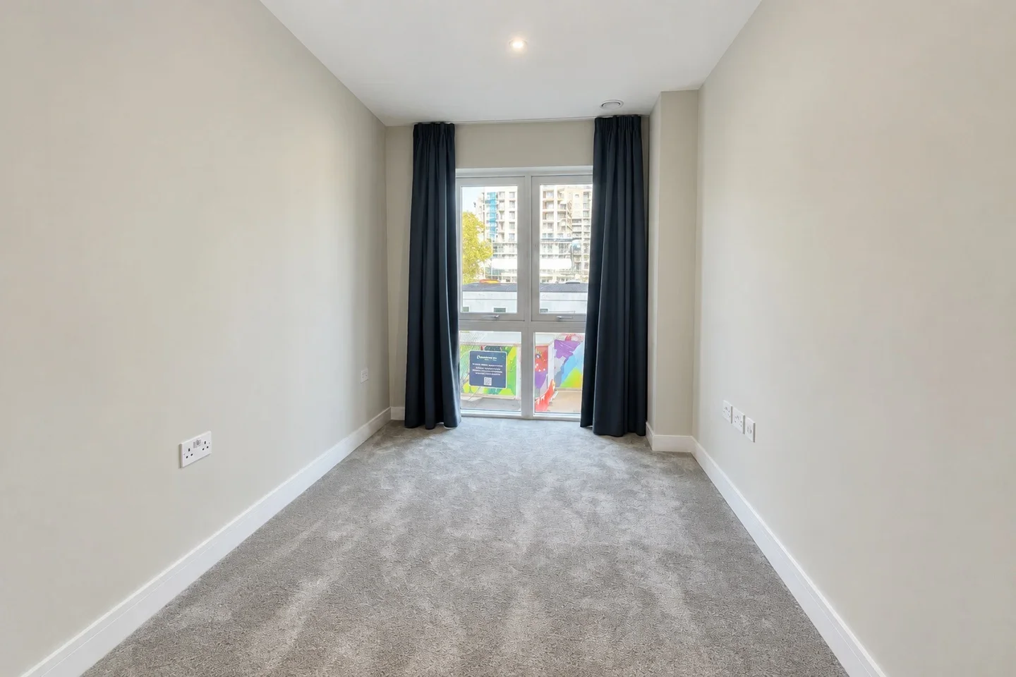 Flat Townsend Road in Greater London