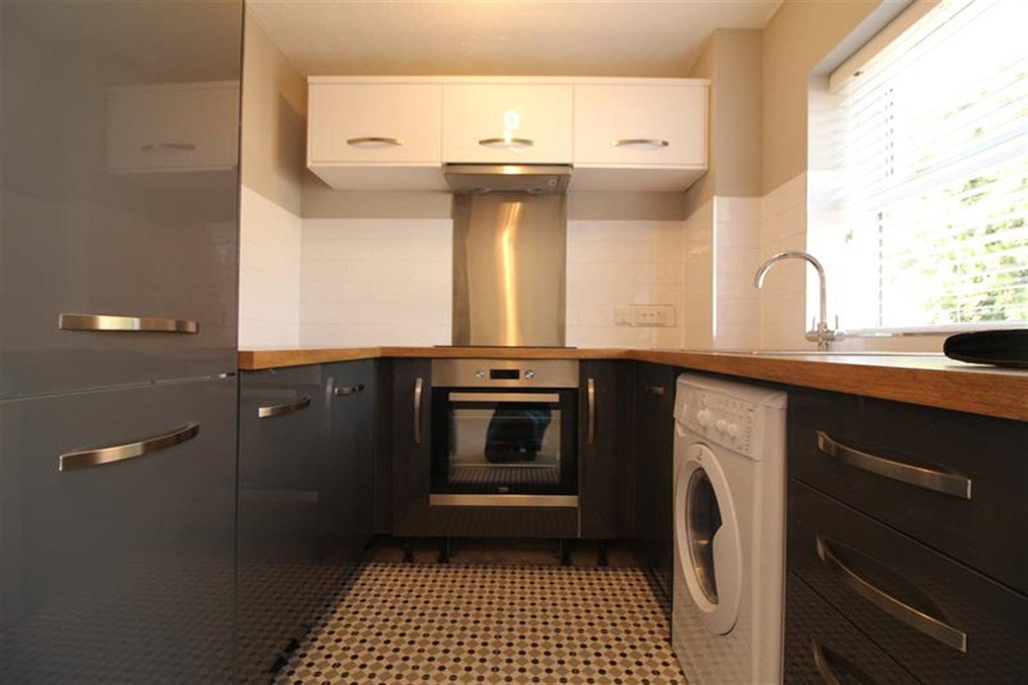 Flat Muirfield Close in Reading