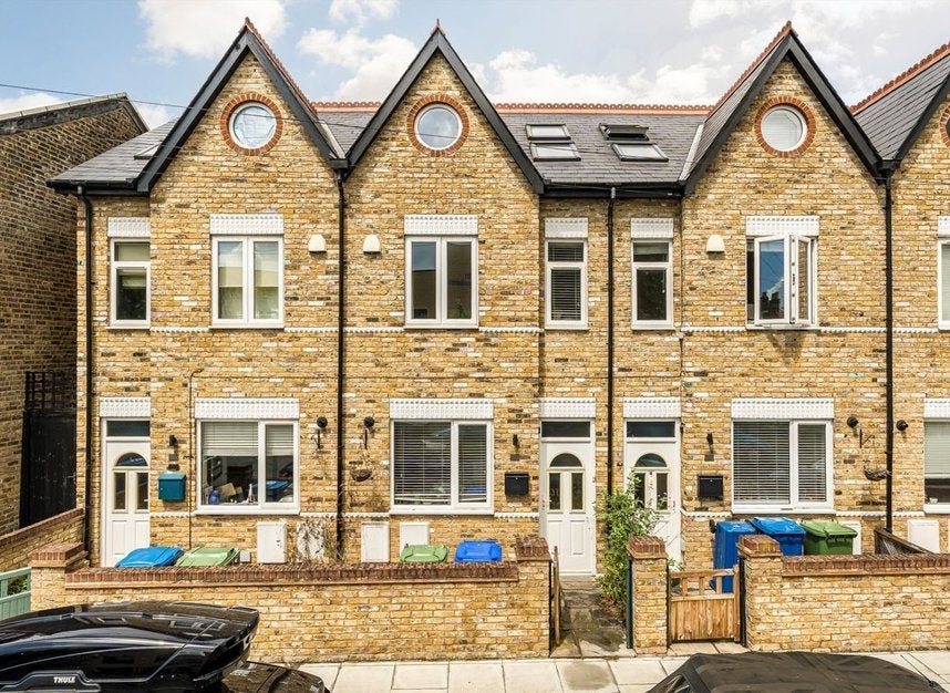 House Stuart Road in Greater London