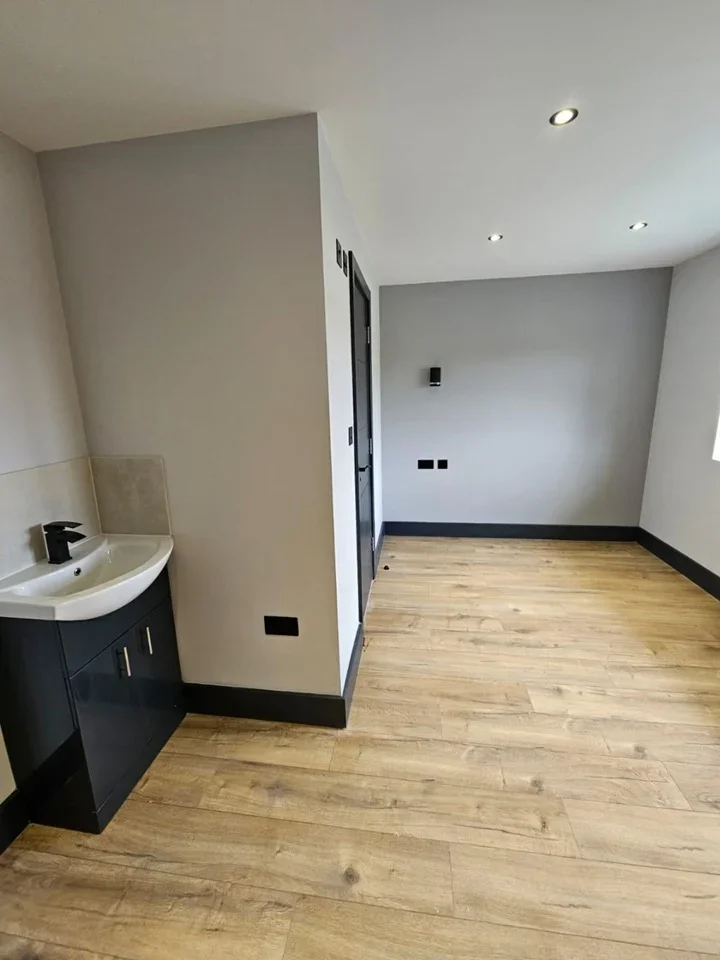 Flat Simms Close in Greater London
