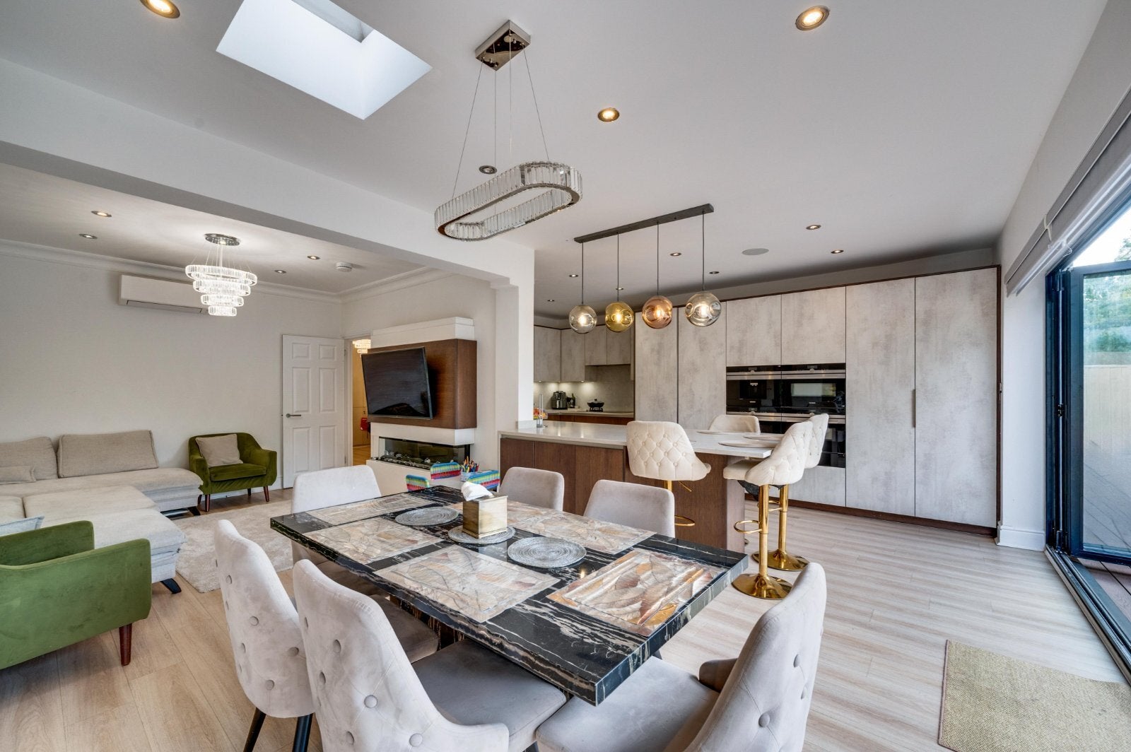 House The Vale in Greater London