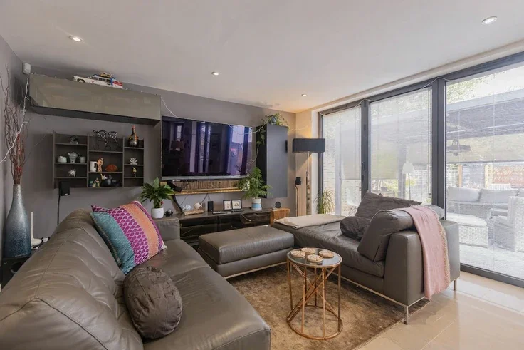 House Garside Close in Greater London