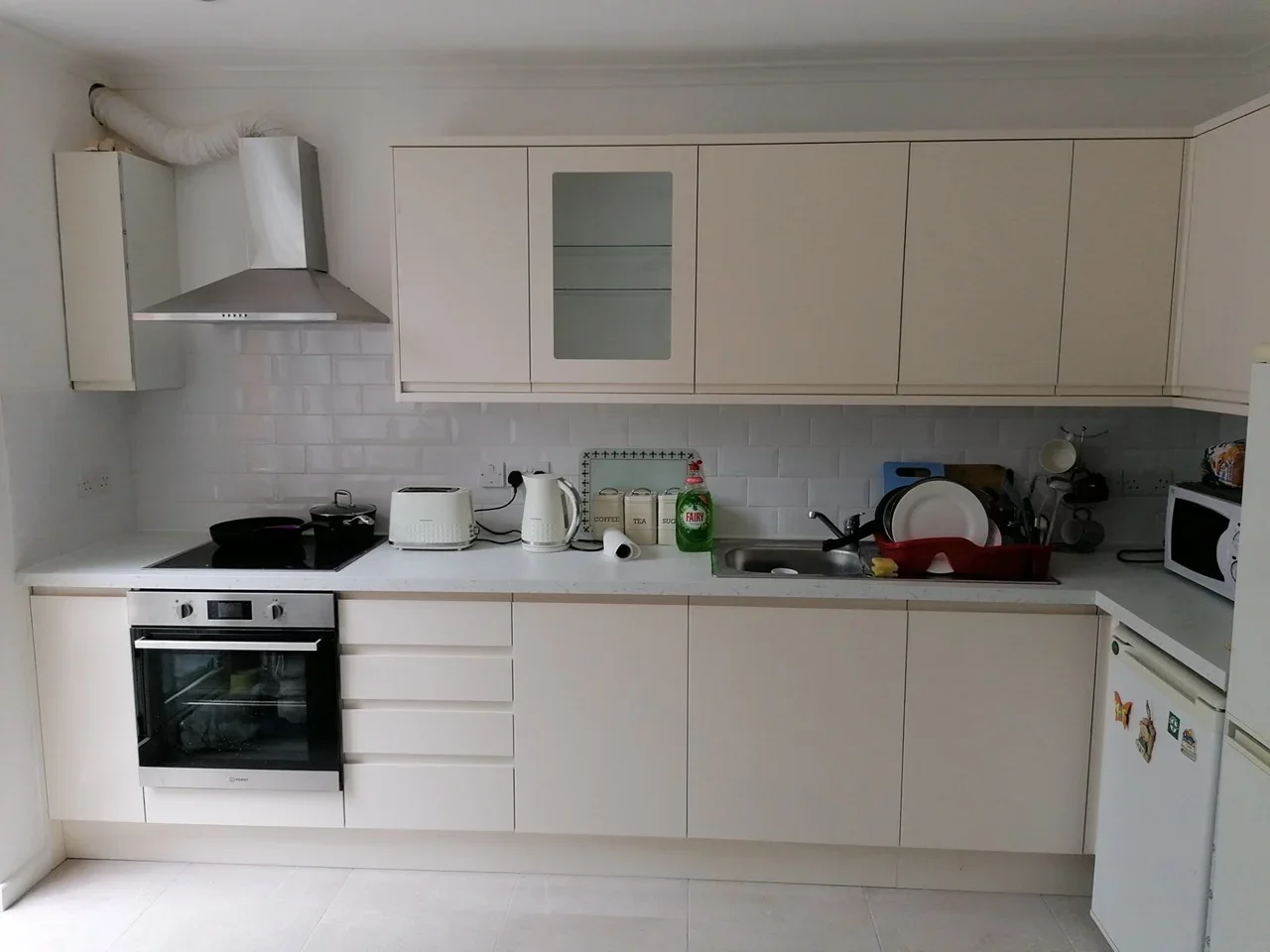 Room Phipps Bridge Road in Greater London