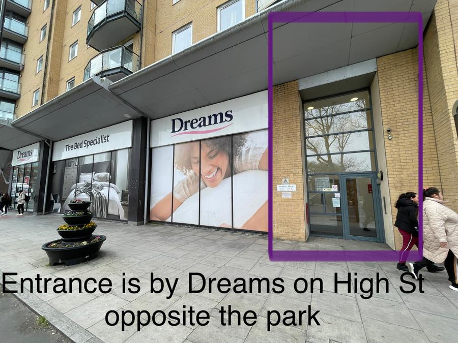 Flat High Street in Greater London