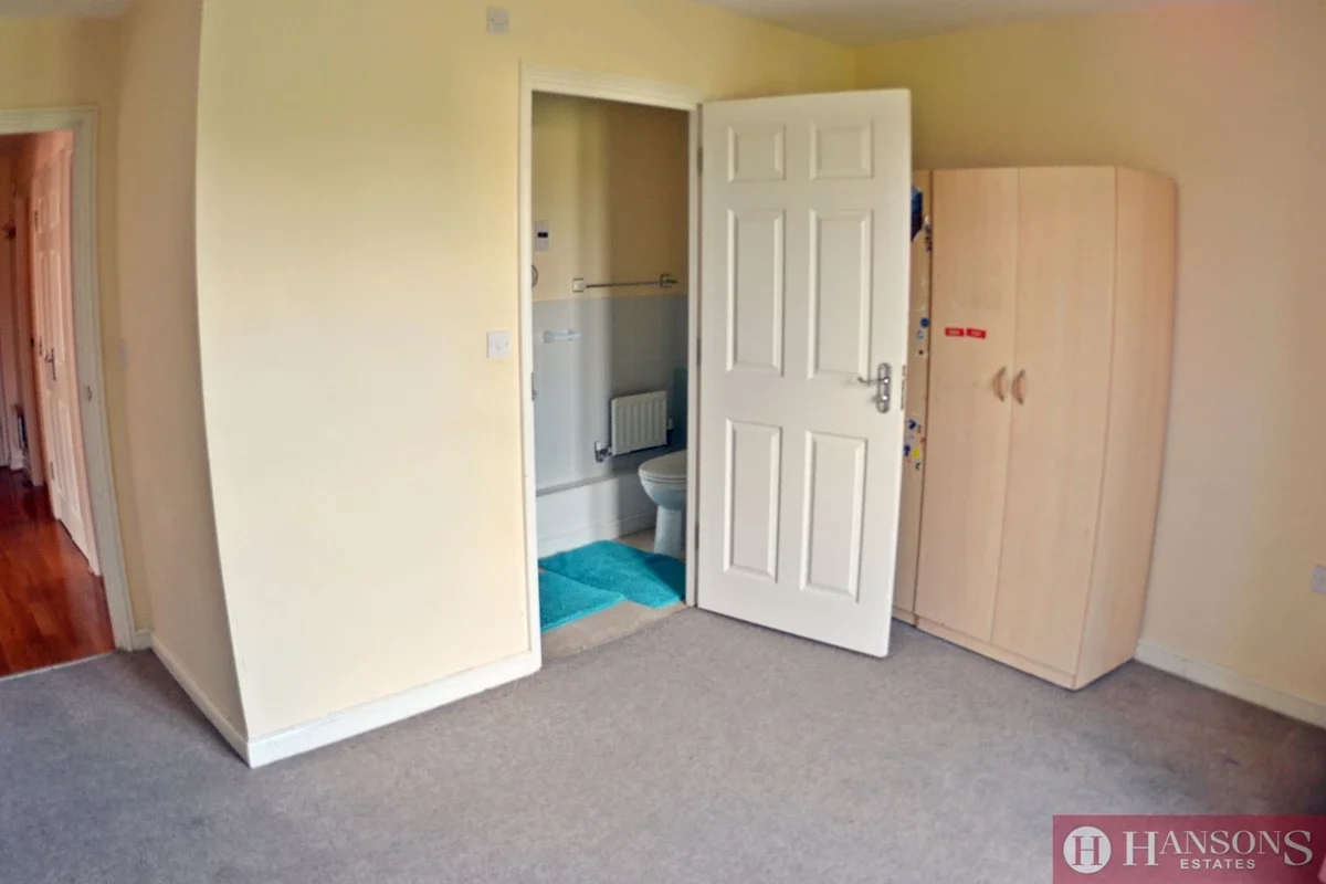 Flat Cameron Road in Greater London