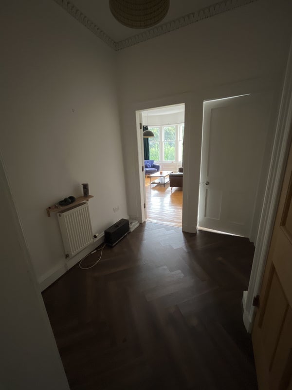 Room Woodlands Road in Glasgow