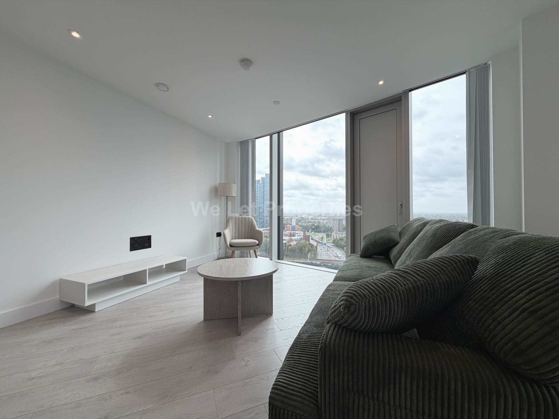 Flat Trinity Way in Salford
