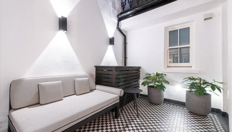 Flat Prince of Wales Terrace in Greater London
