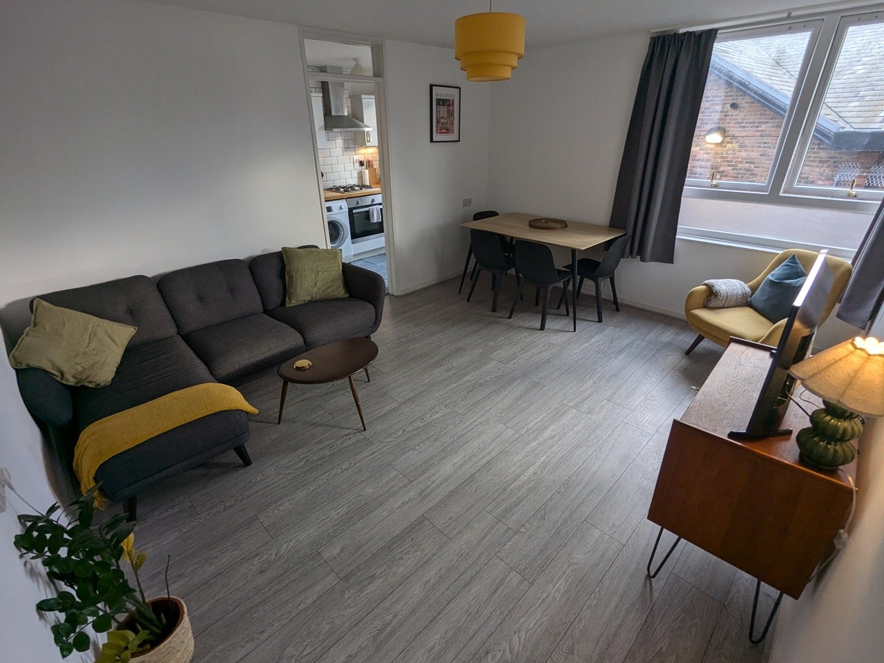 Flat Wivenhoe Close in Greater London