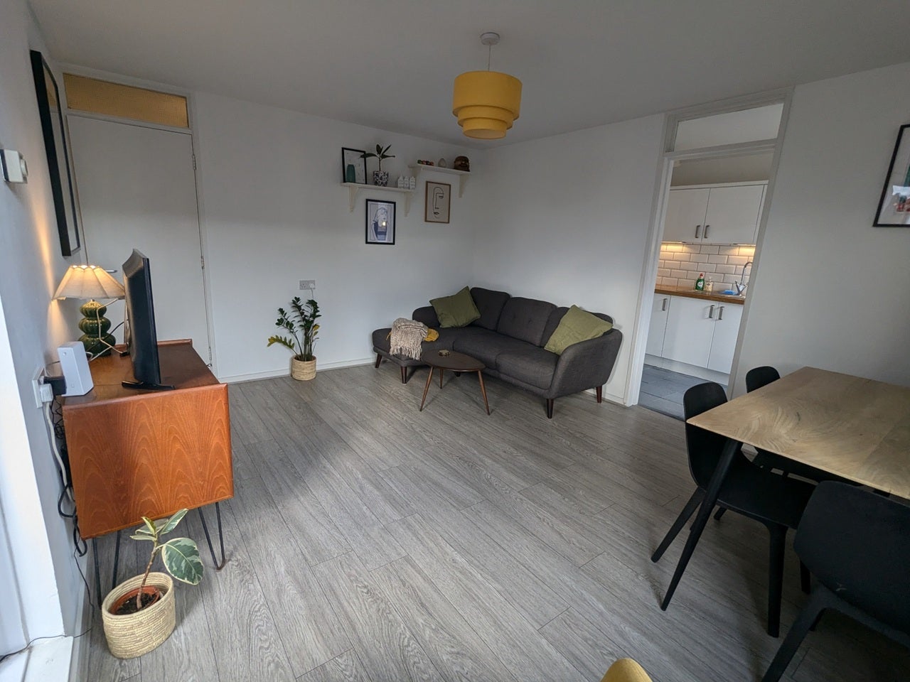 Flat Wivenhoe Close in Greater London