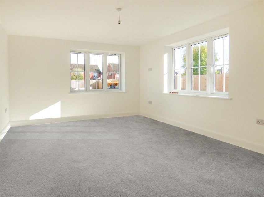 Flat Hullbridge Road in Chelmsford