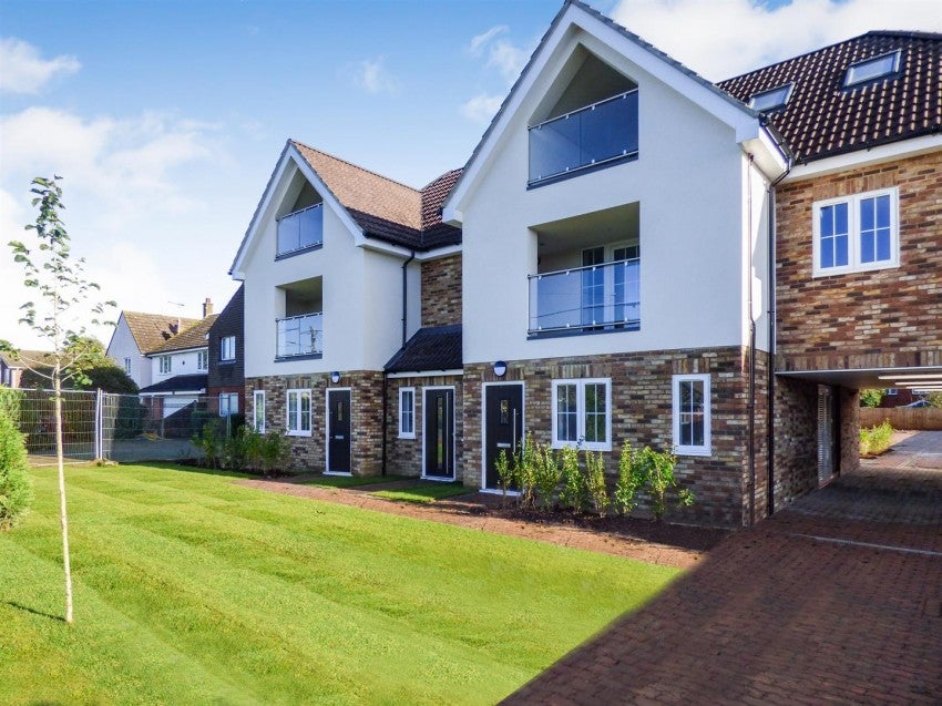 Flat Hullbridge Road in Chelmsford