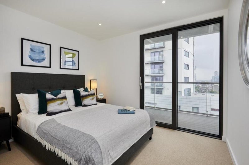 Room Radial Avenue in Greater London