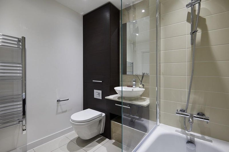 Room Radial Avenue in Greater London