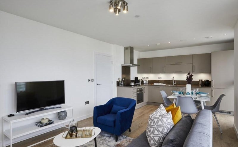 Room Radial Avenue in Greater London