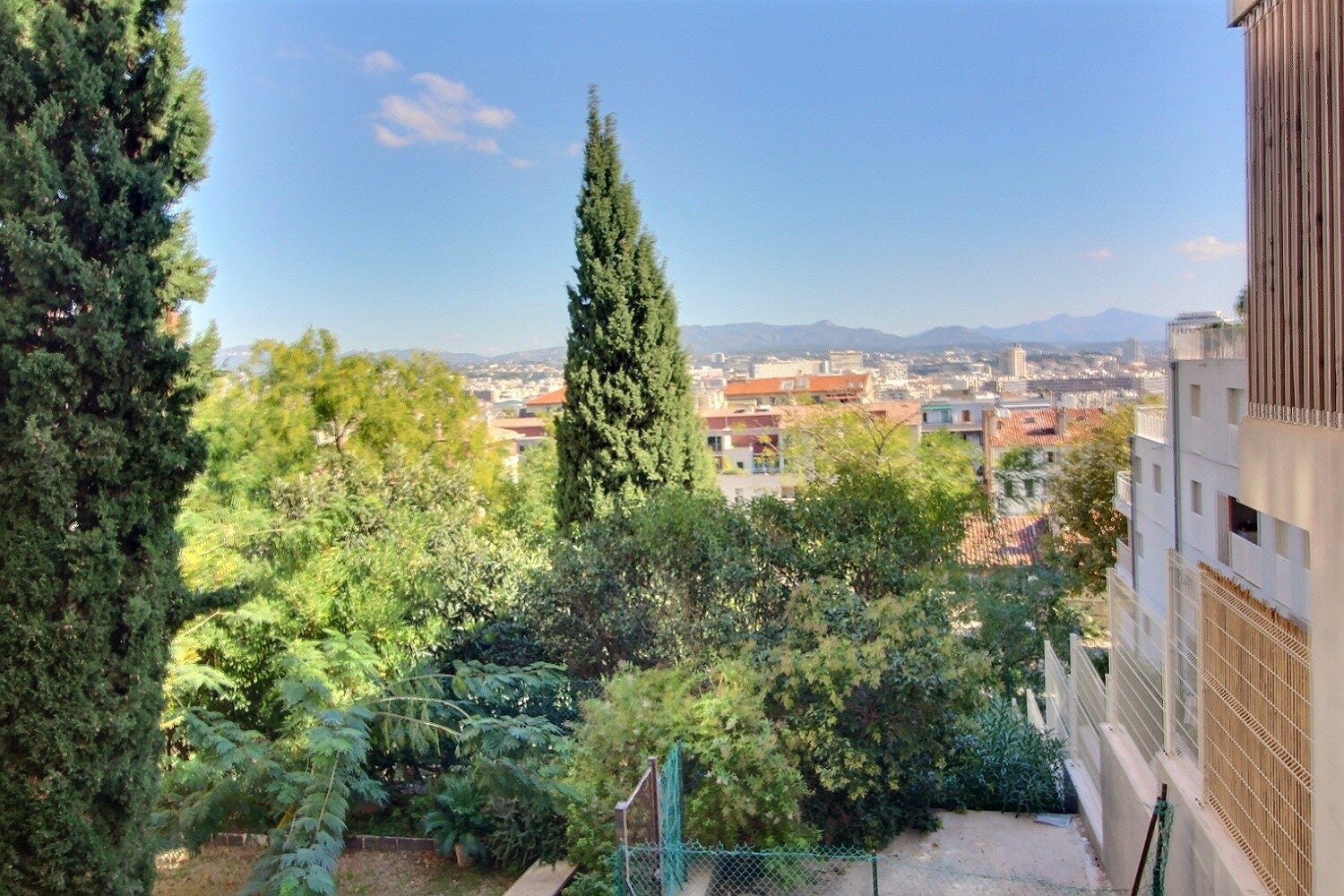 Flat Rue d'Israël in Marseille