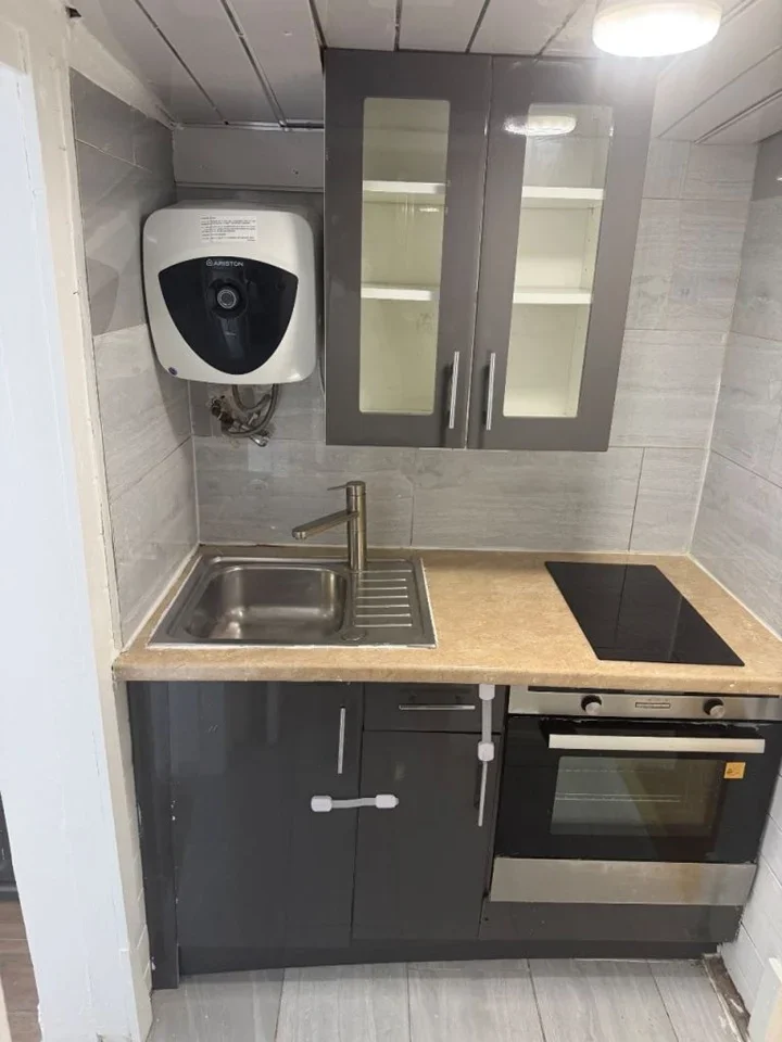 Flat Waterside Close in Greater London