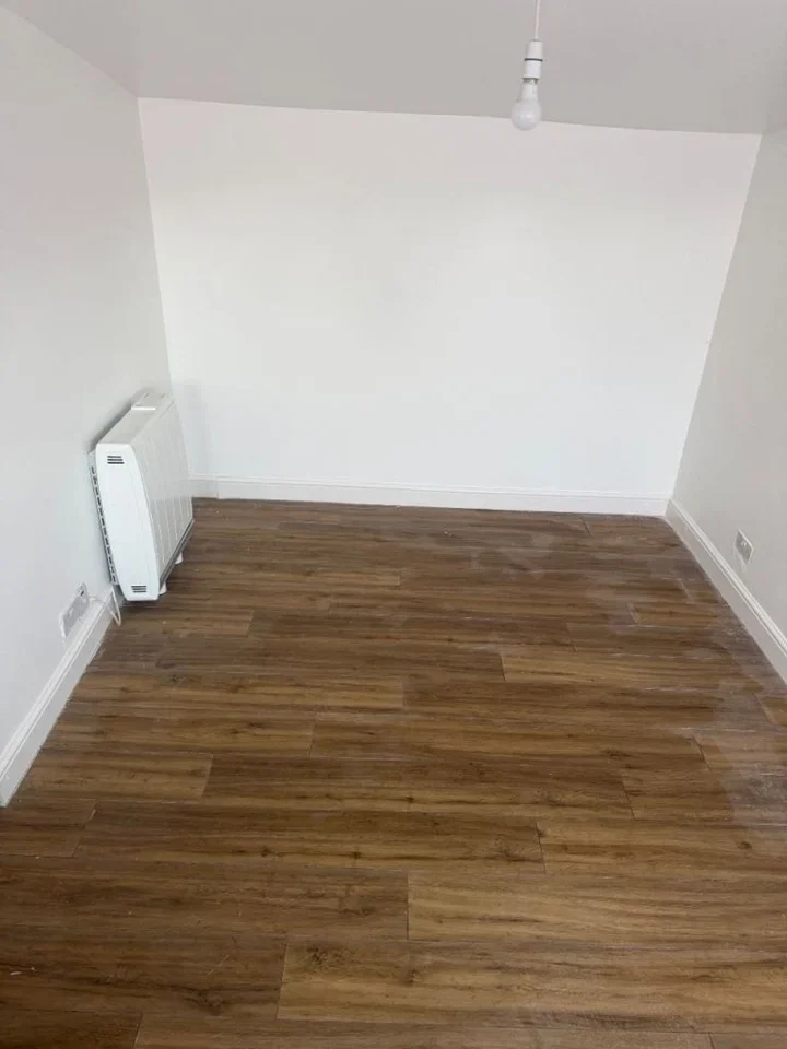 Flat Waterside Close in Greater London