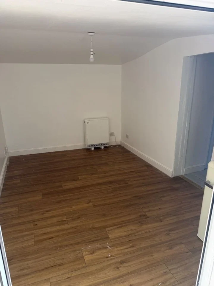 Flat Waterside Close in Greater London