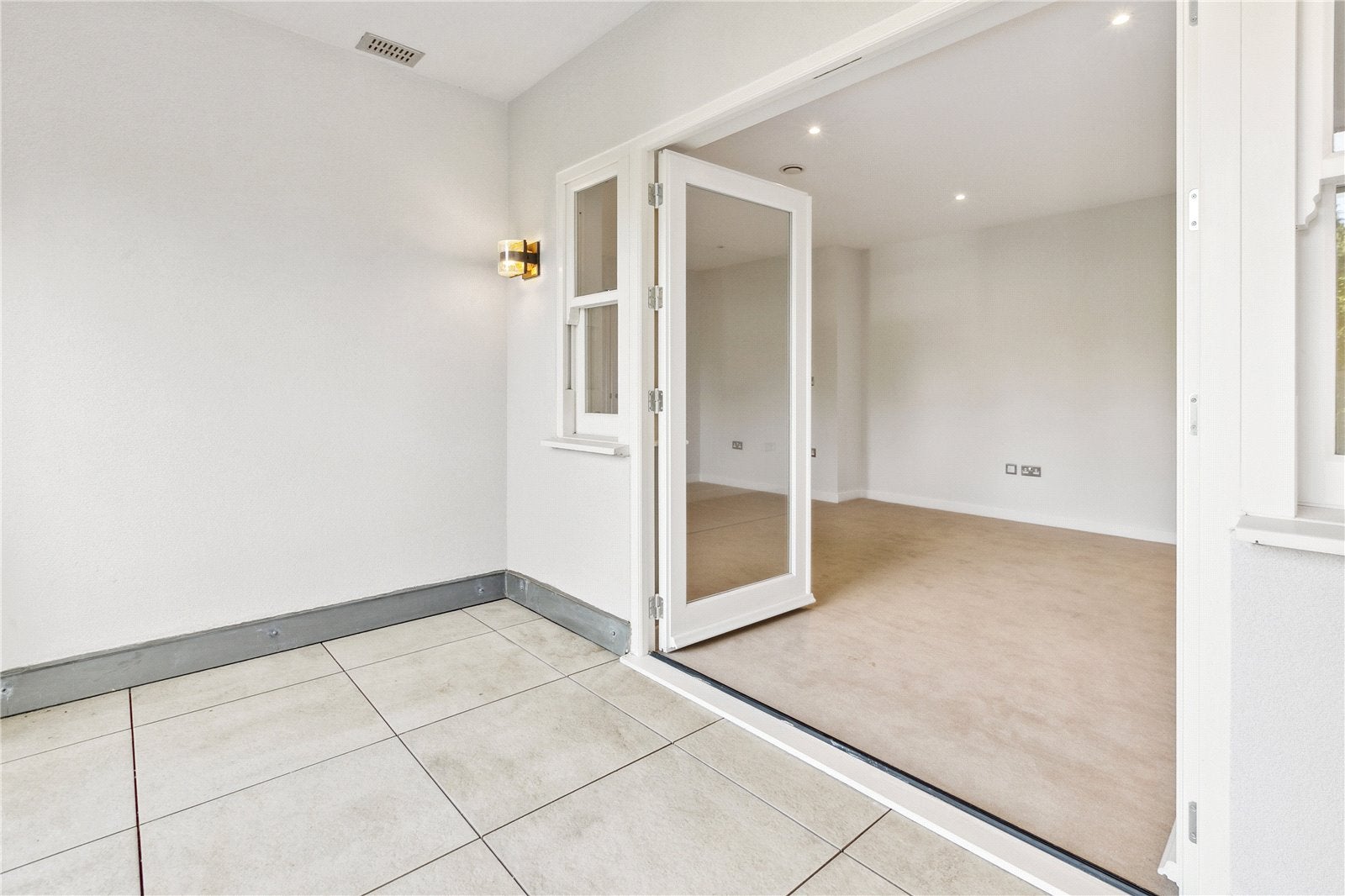 Flat Burlington Gardens in Greater London