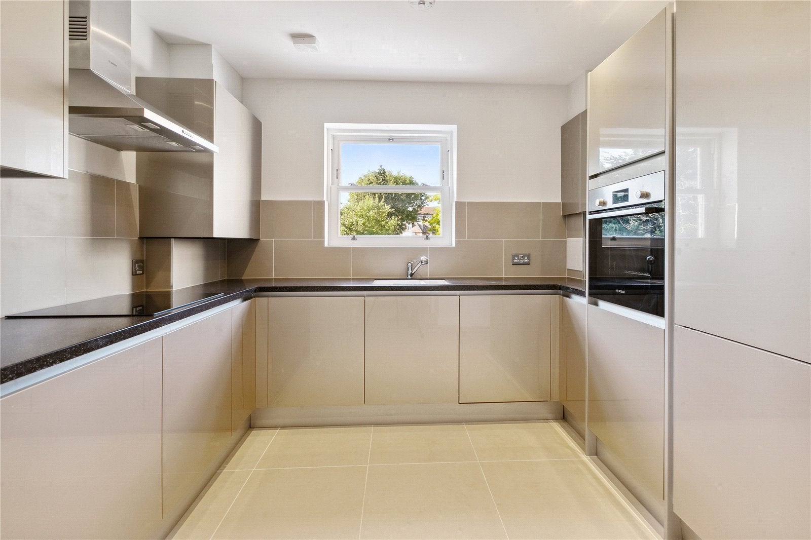 Flat Burlington Gardens in Greater London