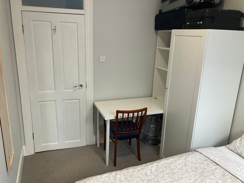 Room Brixton Road in Greater London