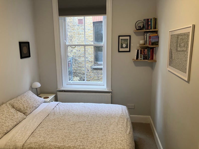 Room Brixton Road in Greater London
