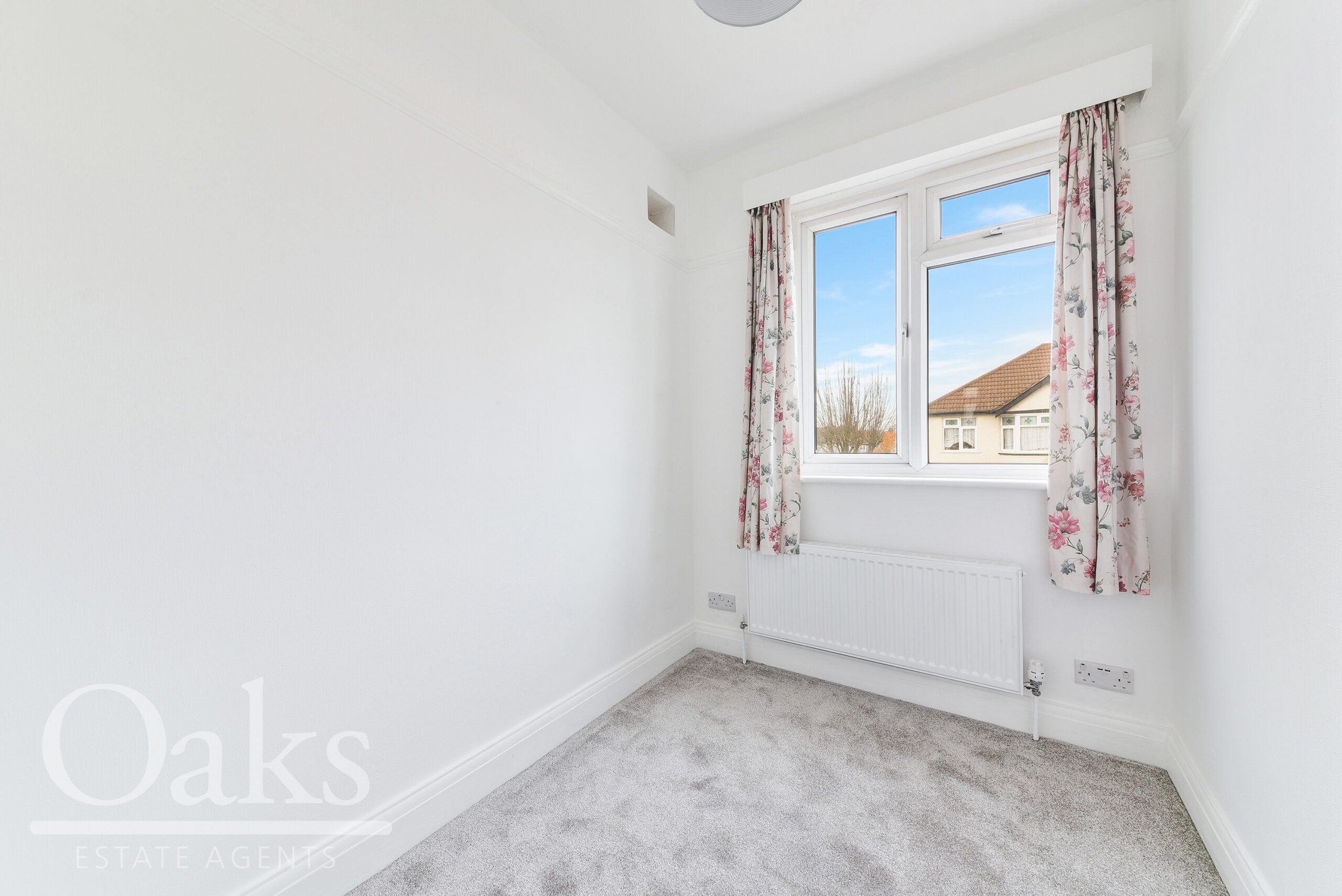 House Kynaston Crescent in Greater London