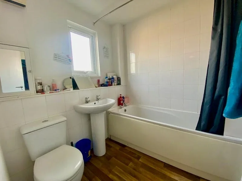 Room Belle Vue Road in Leeds